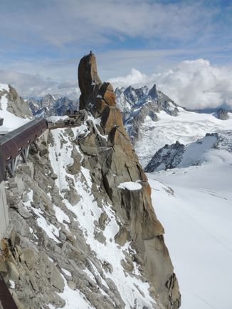 Can you see the trekkers on the peak?