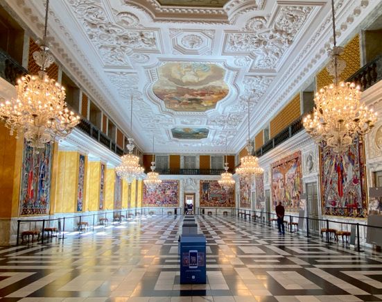 Royal Palace Apartments