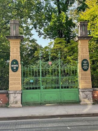 Entry to Botanical Garden