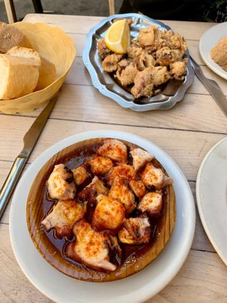 Delish fresh mussels and tender fried calamari.
