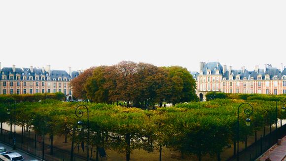 Place des Vosges not Place does Vosges 