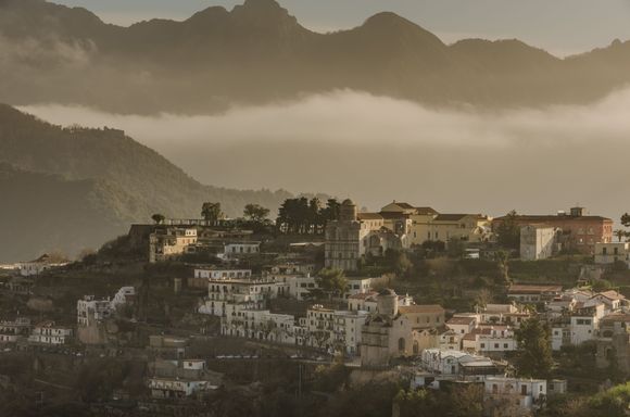 Ah those sunrises. The view looking down onto Ravello from Scala.