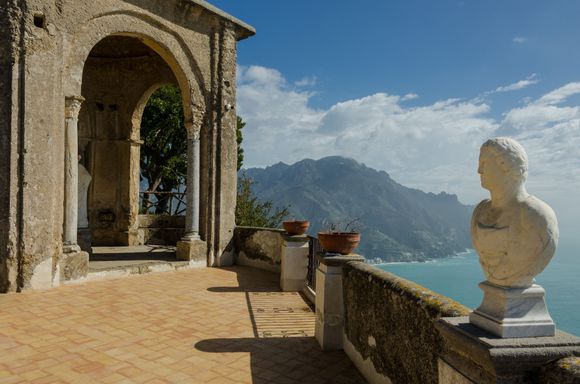 The world-famous motif 'Terrace of Infinity (aka Doorway of the Sun). This natural balcony's wide-open view of the gulf is unrivalled. You can see the far-off mountains of Cilento. A lovely statue of Ceres (goddess of harvests) is close by this famed and incomparable highlight. A spectacle in the best sense of the word.
