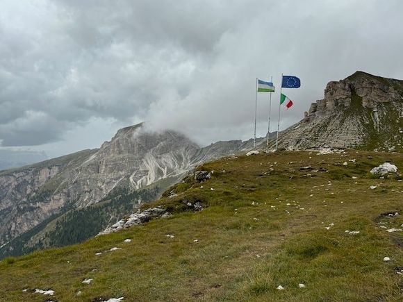 Approaching Rifugio Puez