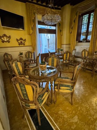 The elegant breakfast room