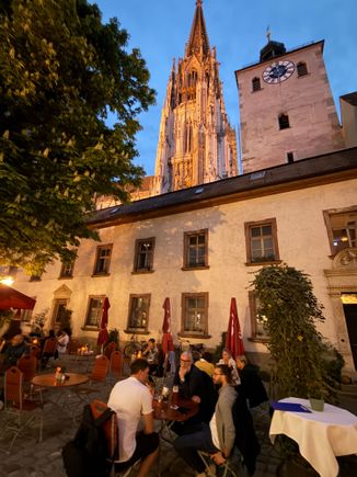Perfect evening for outdoor dining 