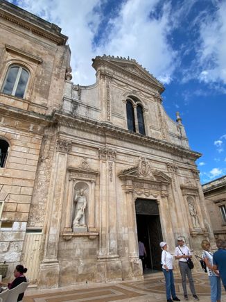 Chiesa di San Francesco D'Assisi, Entry