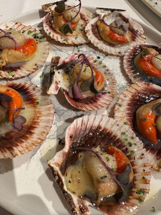 Volandeiras, at ASADOR GONZABA in the "new town" of Santiago de Compostela.....all the great parts are presented not thrown away as is the case in the US.