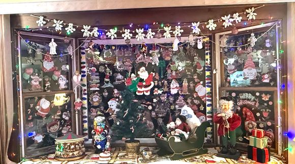 Garland on top is a new addition 