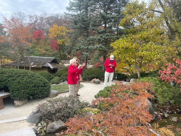 Not me, garden friends. This picture is funny because everyone has their phones out, cameras pointed.  As if their camera rolls weren’t overflowing as is. 