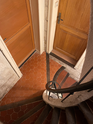 Check out the angled step down for the flat owner on the right 😬
