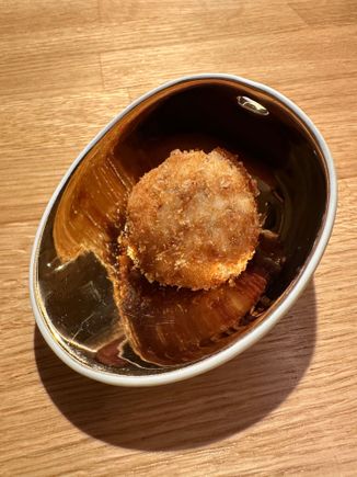 The award-winning (I don't know the Spanish gastronomic competition in which this took the prize) Croqueta de Jamon Iberico....this was far superior to the usual croquettes de jamon, although almost all croquettes are delicious...