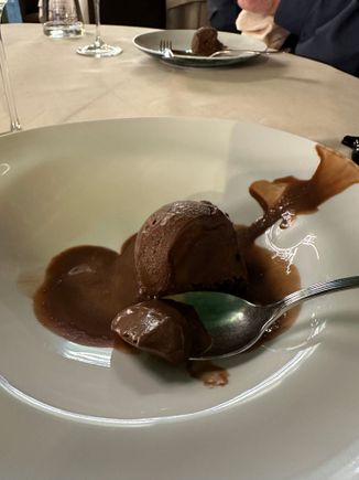 We learned that the nearby ice cream shops were closed, so we ordered chocolate helado for dessert--rich and extremely delicious