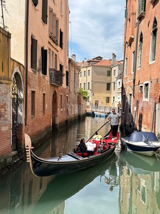 The canals, the bridges, the gondolas, the architecture - Wow, what a gorgeous and unique city!
