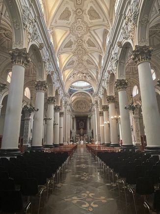 Inside the cathedral (finally, something was open!)