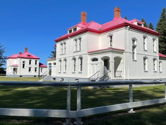 The lighthouse keepers had pretty nice digs.  The building on the right was the house for the main person and the second set of buildings for assistants. You now can stay in these rooms.