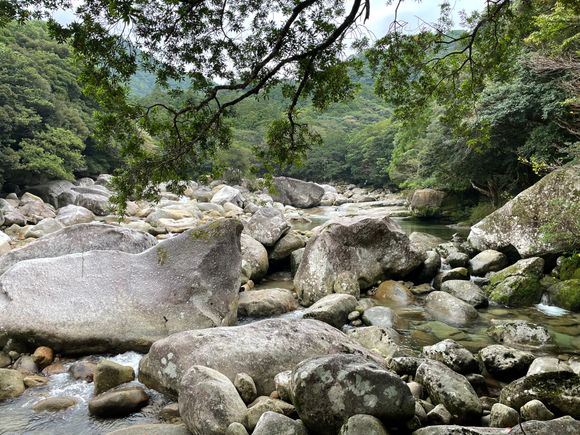Amazing rocks and rushing water 