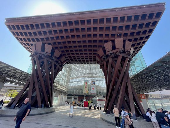 Giant Pagoda style arch