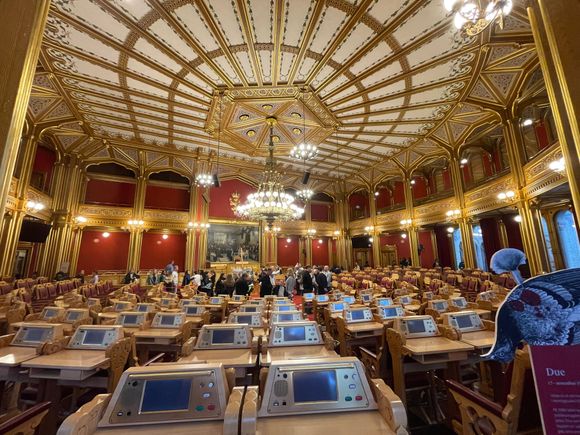 Chamber of seats