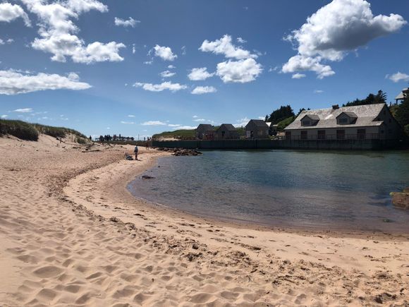Looking towards the footbridge