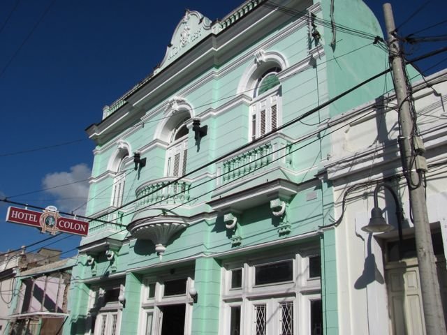 Hotel Col�n front door.