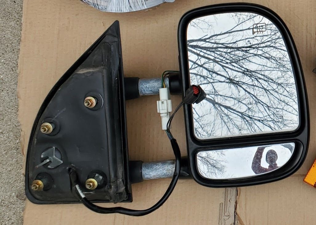 2001 Ford Excursion - Passenger side mirror -heated and powered - Accessories - $20 - Elkhorn, WI 53121, United States