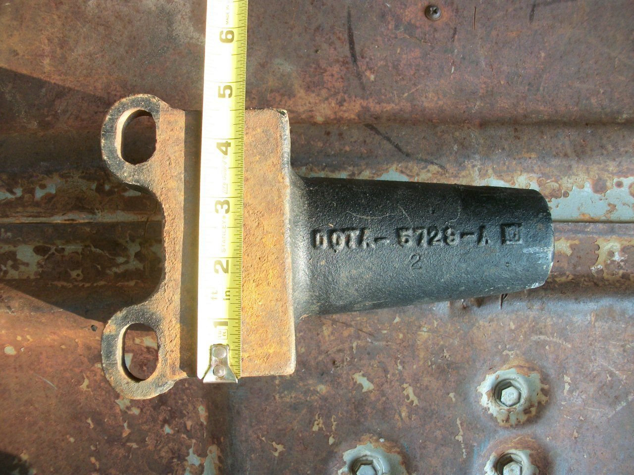 Adjustable lift blocks for solid axles first sighting Ford Truck