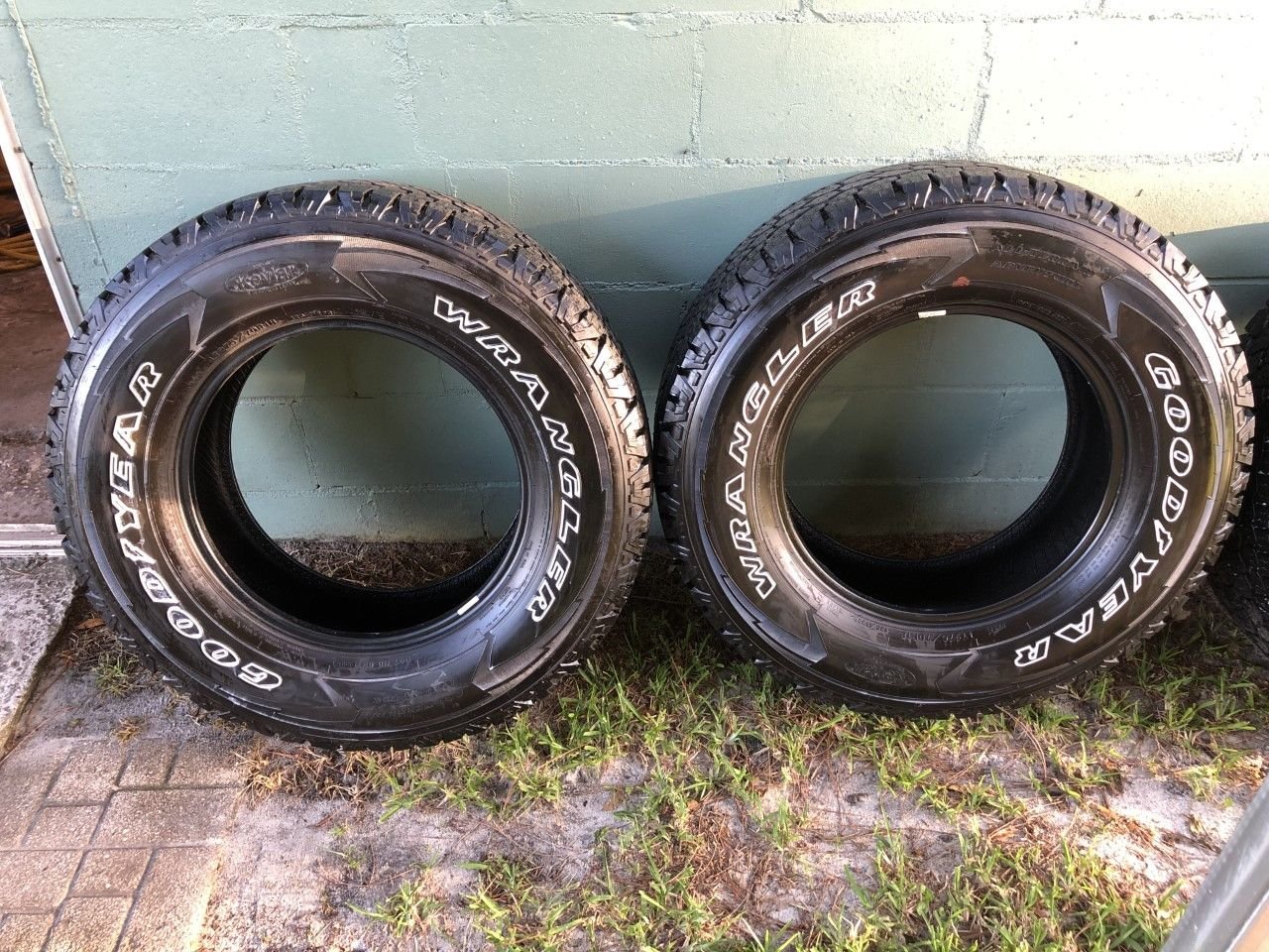 275/70r18 Goodyear Wrangler tiresalmost new Ford Truck Enthusiasts