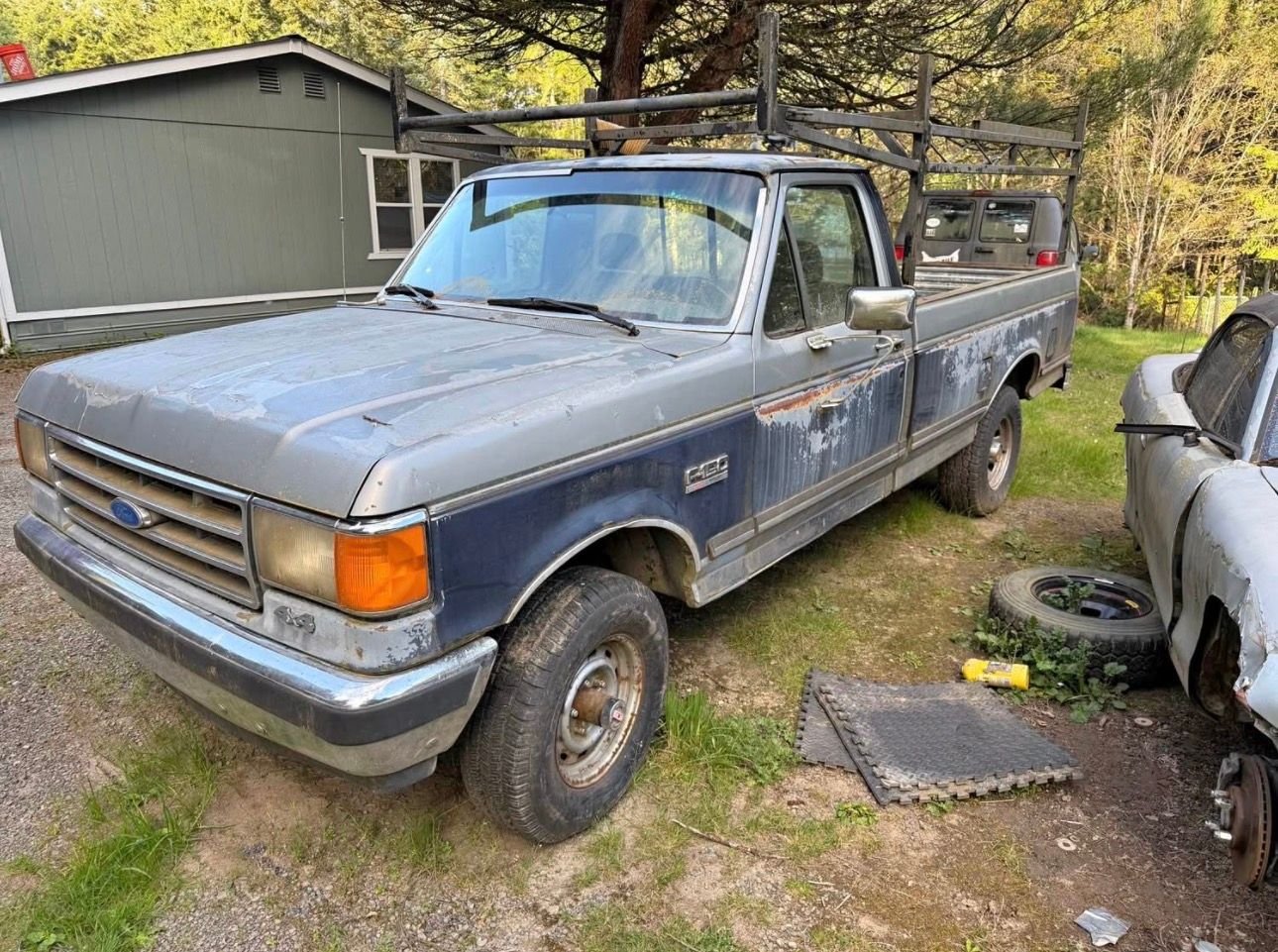 This is the new truck. I�m intending on Purchasing, but I wanted it to essentially be identical to the build he did above. Same colors and everything.