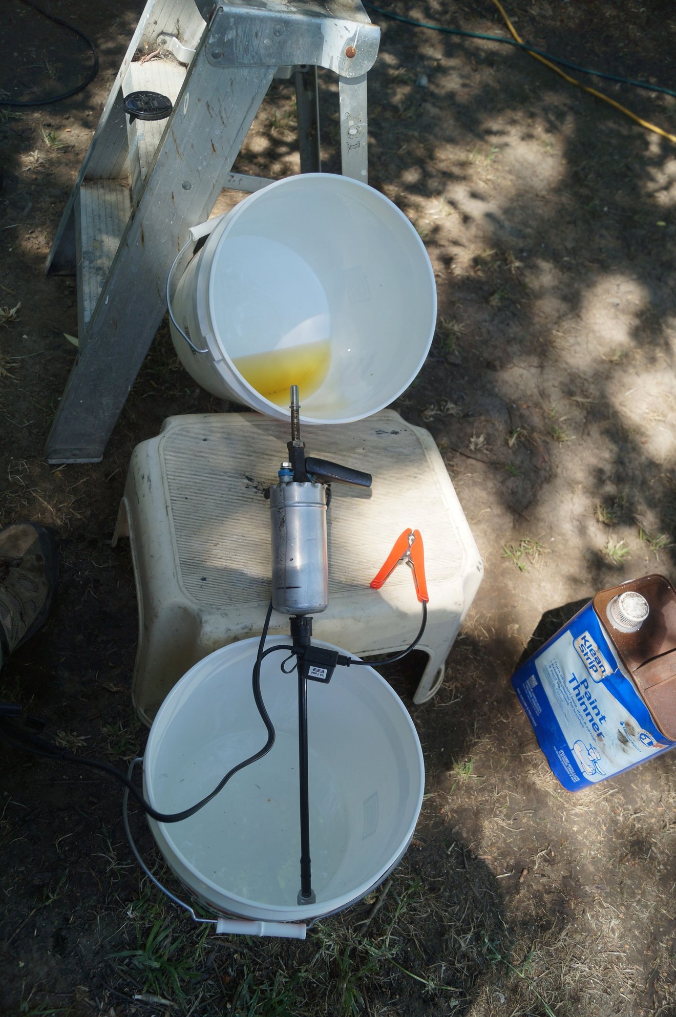 Running the OEM Bosch Fuel Pump Backwards to Clean its Non Serviceable