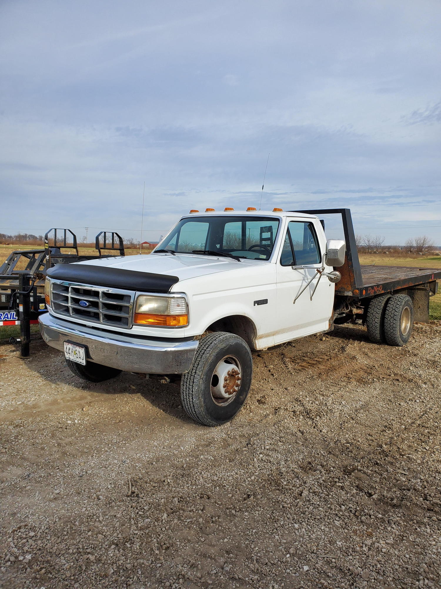 1995 Ford F Super Duty - F450 Rollback - Used - VIN 1FDLF47G2SEA5597 - 126,000 Miles - 8 cyl - 2WD - Manual - Truck - White - Jerseyville, IL 62052, United States
