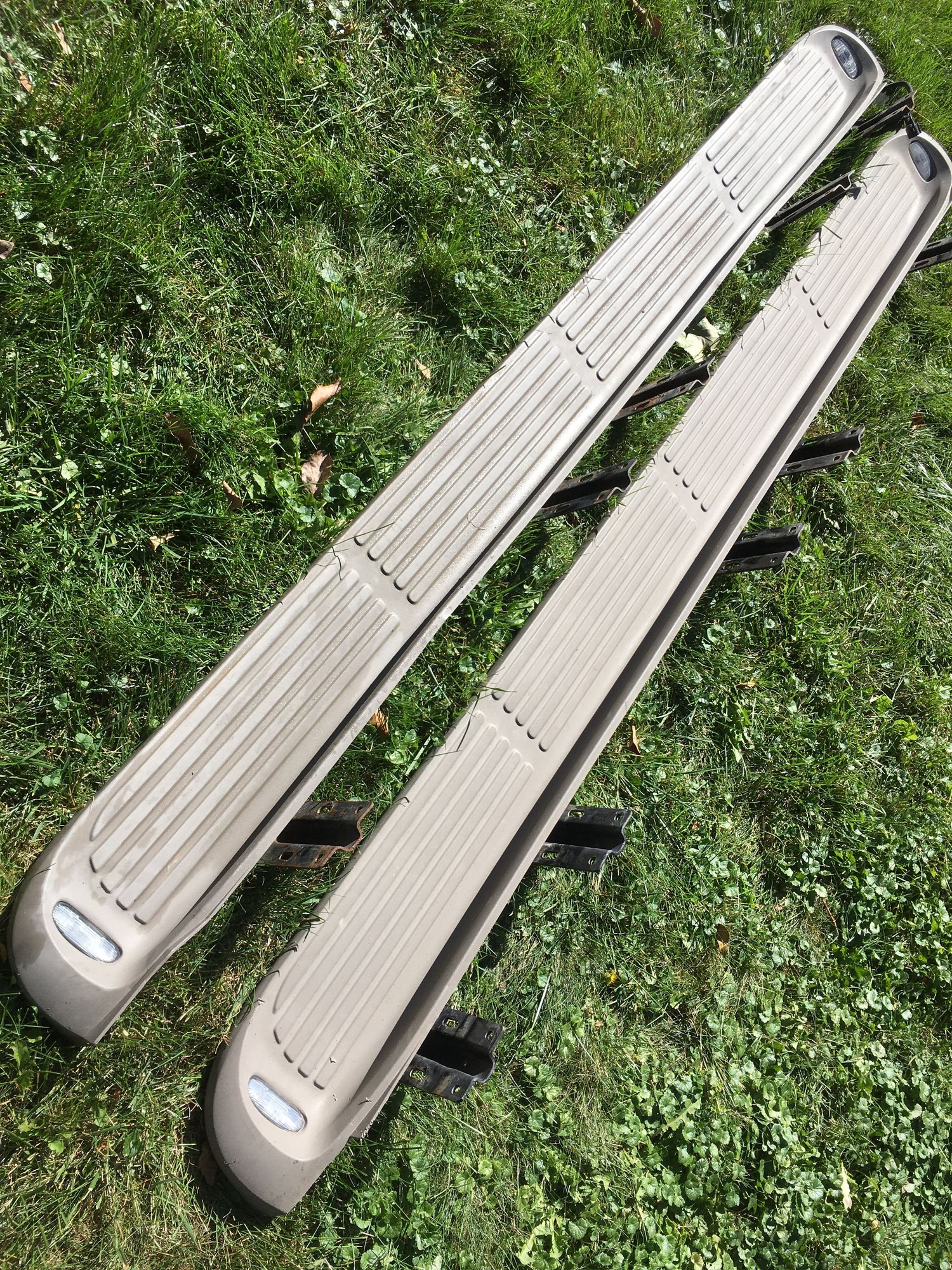 2001 Ford Excursion - Factory running boards - SURFACE RUST ONLY - Exterior Body Parts - $400 - Milwaukee, WI 53213, United States