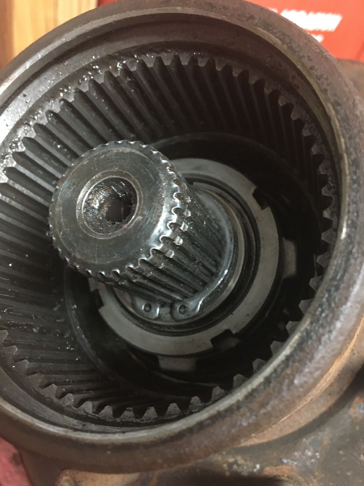 96 F250HD manual locking hub removal Page 2 Ford Truck Enthusiasts