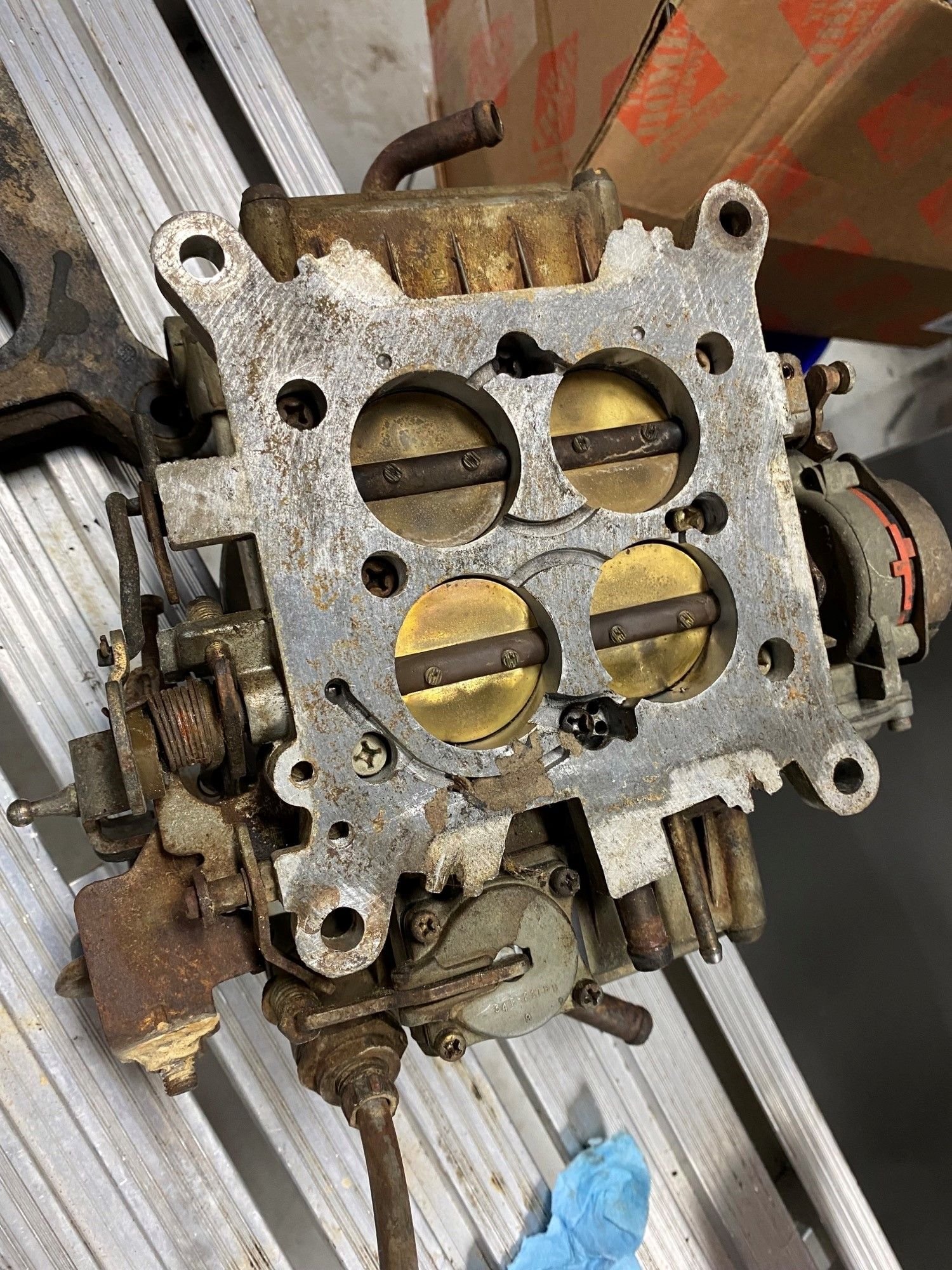 Engine - Intake/Fuel - Motorcraft/Holley Carb From 460 - Used - 1984 to 1987 Ford E-350 Econoline - 1984 to 1987 Ford E-250 Econoline - 1984 to 1987 Ford F-250 - 1984 to 1987 Ford F-350 - Killen, AL 35645, United States