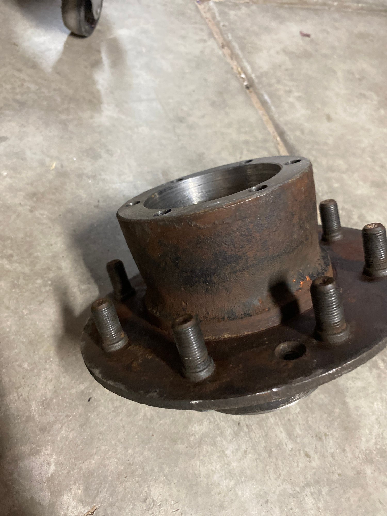 Wheels and Tires/Axles - Wanted axle hub - Used - 1974 to 1976 Ford 3/4 Ton Pickup - Belen, NM 87002, United States