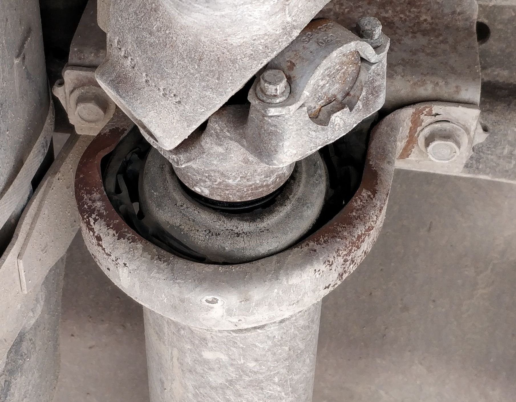 Truck spit out its driveshaft!! How to replace center support bearing