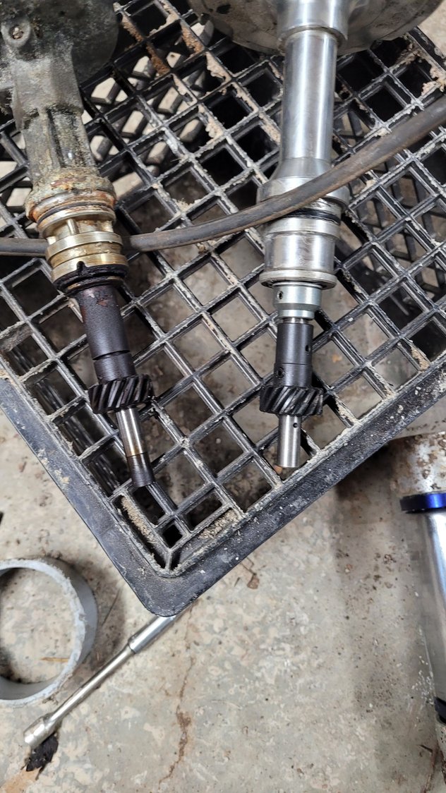 Converting a newer roller cam 302 to carb distributor Ford Truck