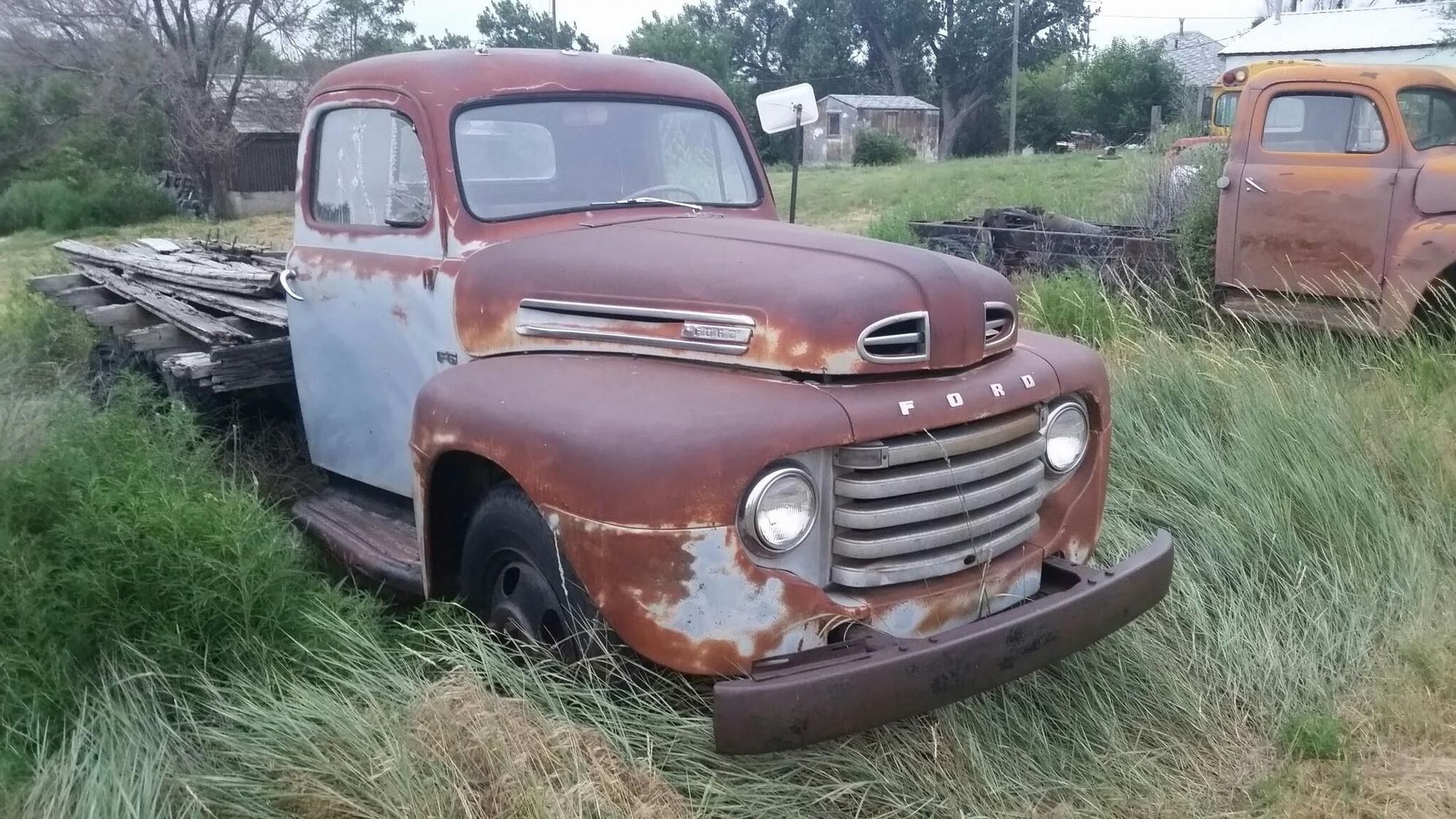 Front fenders on 1948 f1 vs f2 Ford Truck Enthusiasts Forums