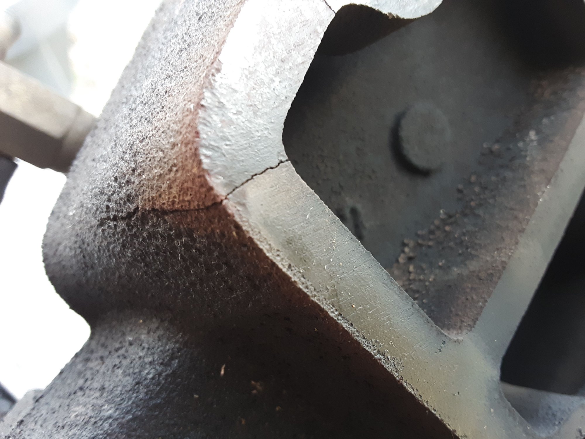 Cracks in intake manifold 300 inline 6 Ford Truck Enthusiasts Forums