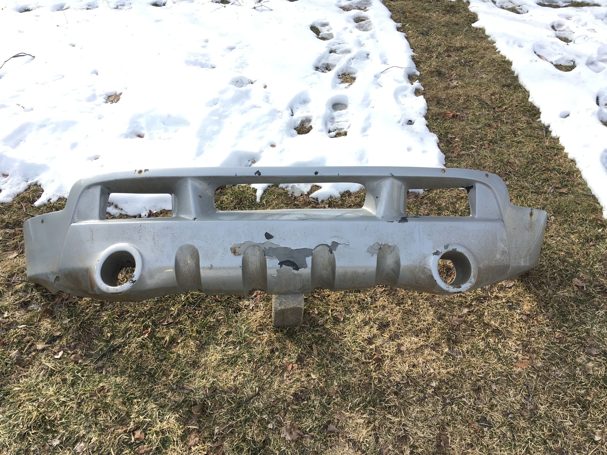 Exterior Body Parts - Xenon Air Dam Bumper Valance - Used - 2000 to 2004 Ford Excursion - Milwaukee, WI 53213, United States
