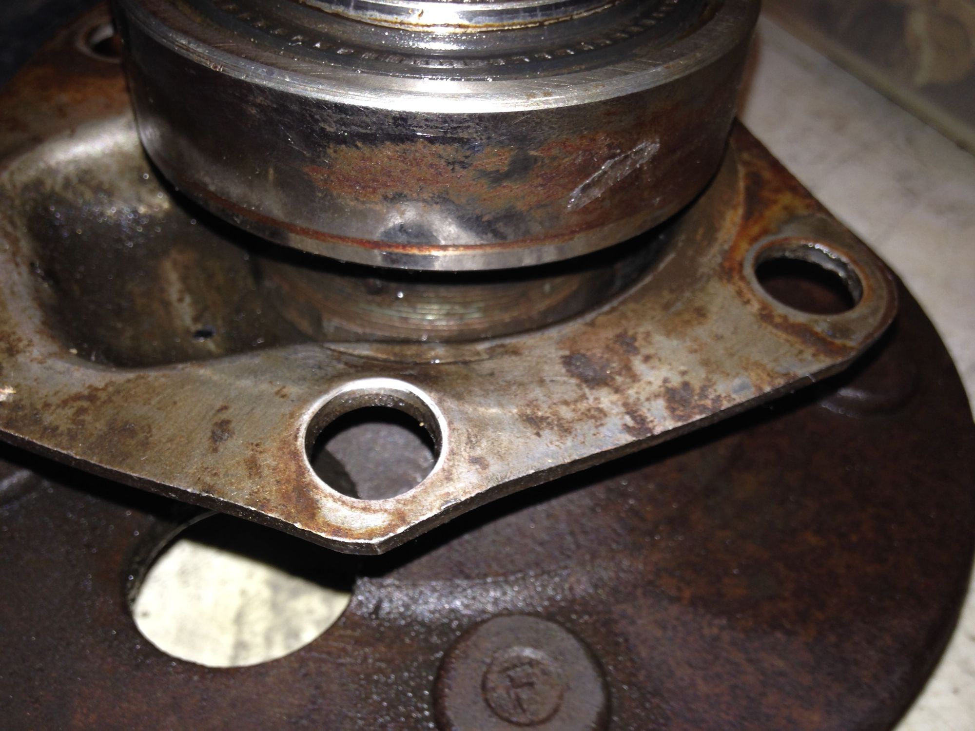 Differential oil leak at wheel hub Ford Truck Enthusiasts Forums