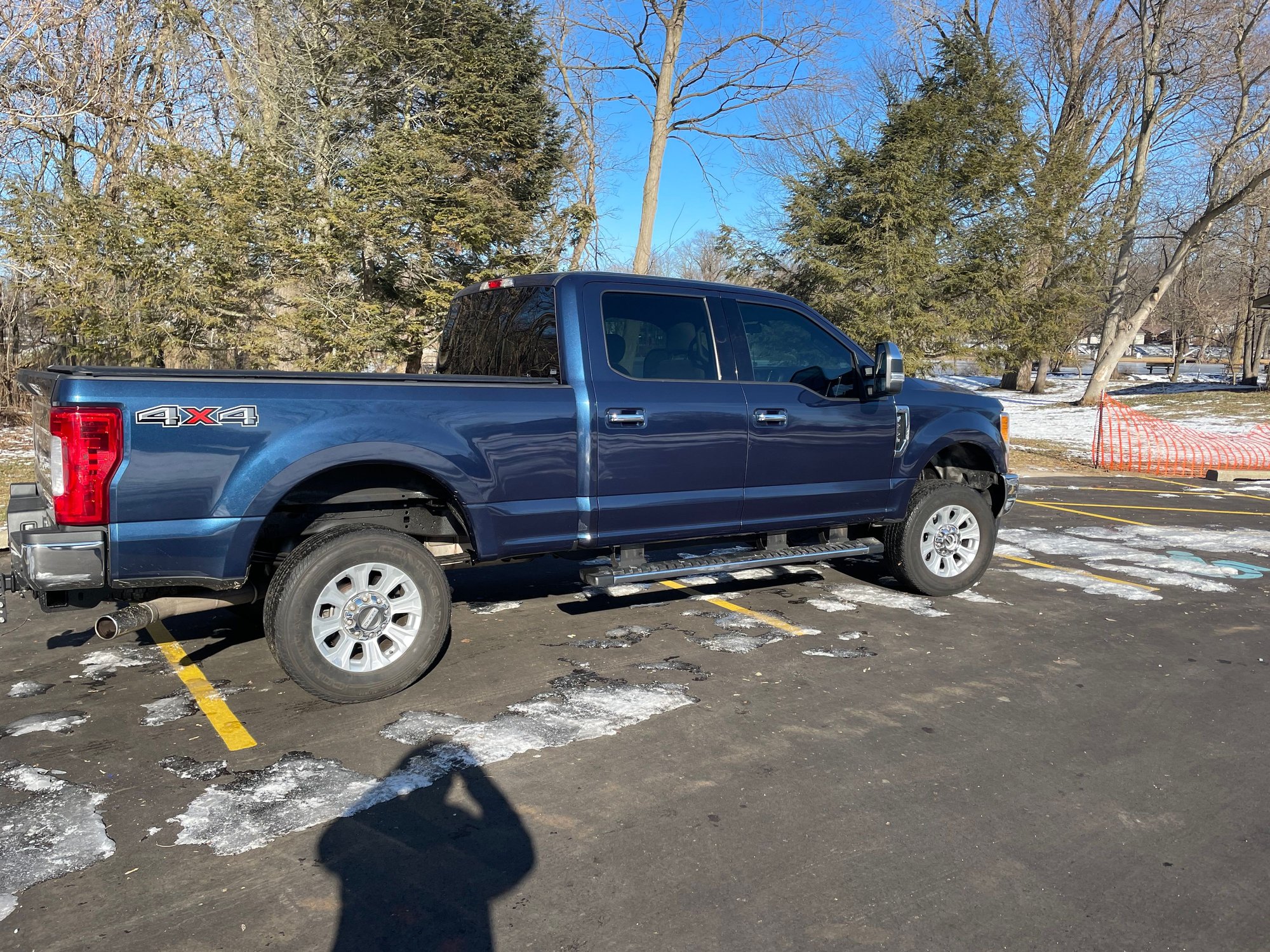 2017 Ford F-250 Super Duty - 2017 xlt 6.2 3.73 ccsb $43k or best - Used - VIN 1FT7W2B62HEE93575 - 79,000 Miles - 8 cyl - 4WD - Automatic - Truck - Blue - Marshall, MI 49068, United States