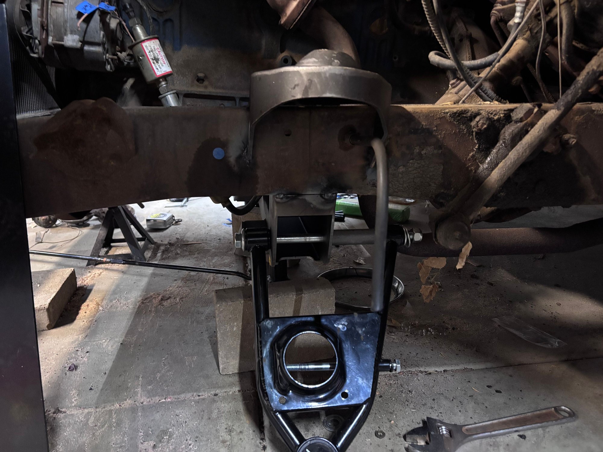 The brake line will have to move it�s just so damn stubborn I�ll get it before the back plate goes in. 