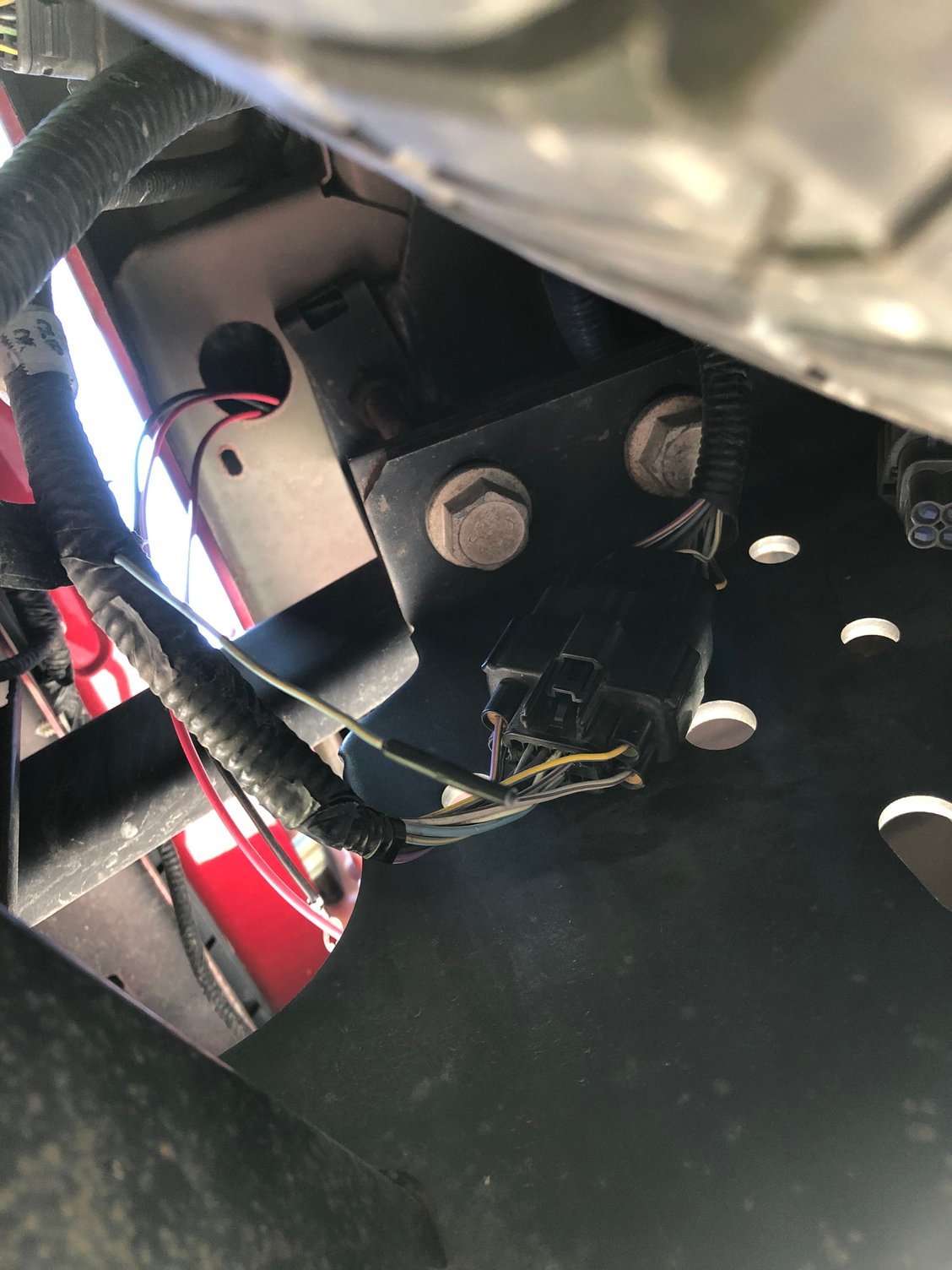 How to wire truck cap to connector on the rear frame Ford Truck