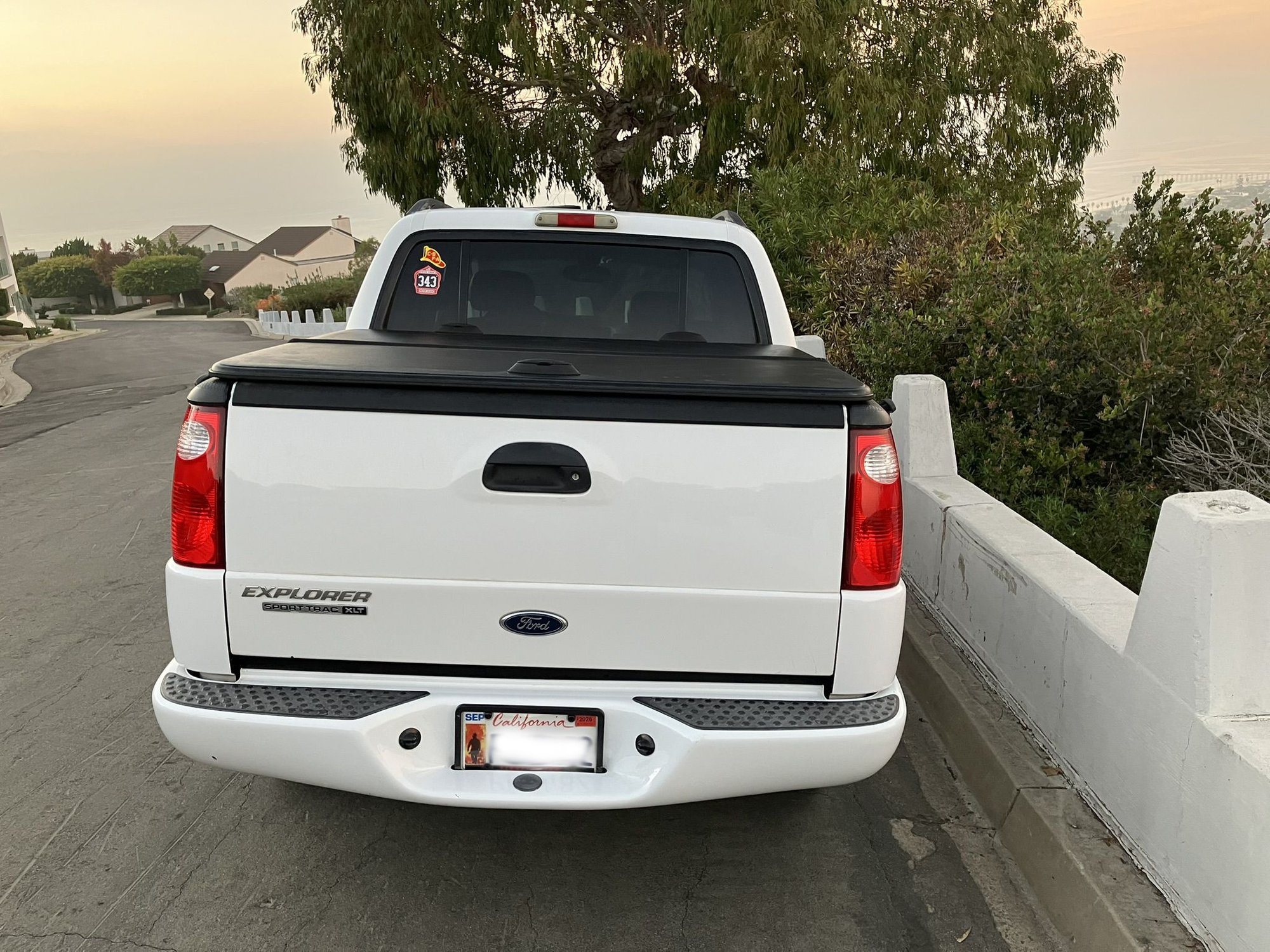2004 Ford Explorer Sport Trac - 2004 Ford Explorer Sport Trac XLT - Used - VIN 1FMZU67K34UA15415 - 200,071 Miles - 6 cyl - 2WD - Automatic - SUV - White - San Diego, CA 92037, United States