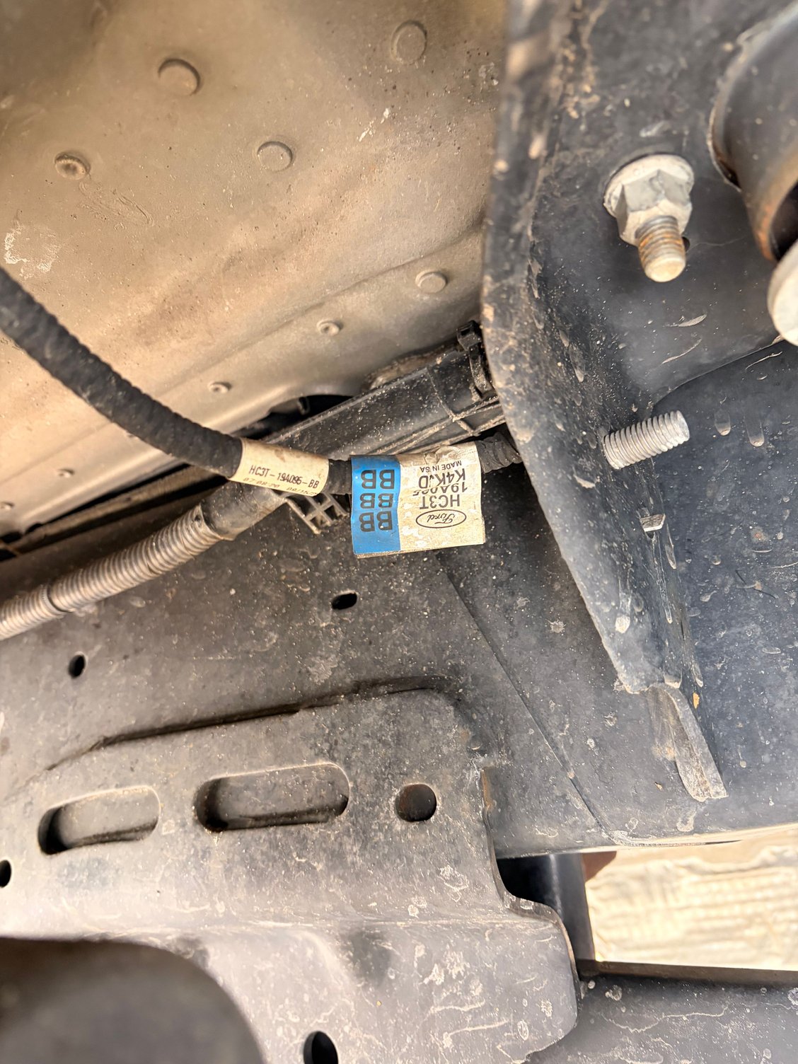 Body to frame grounding point