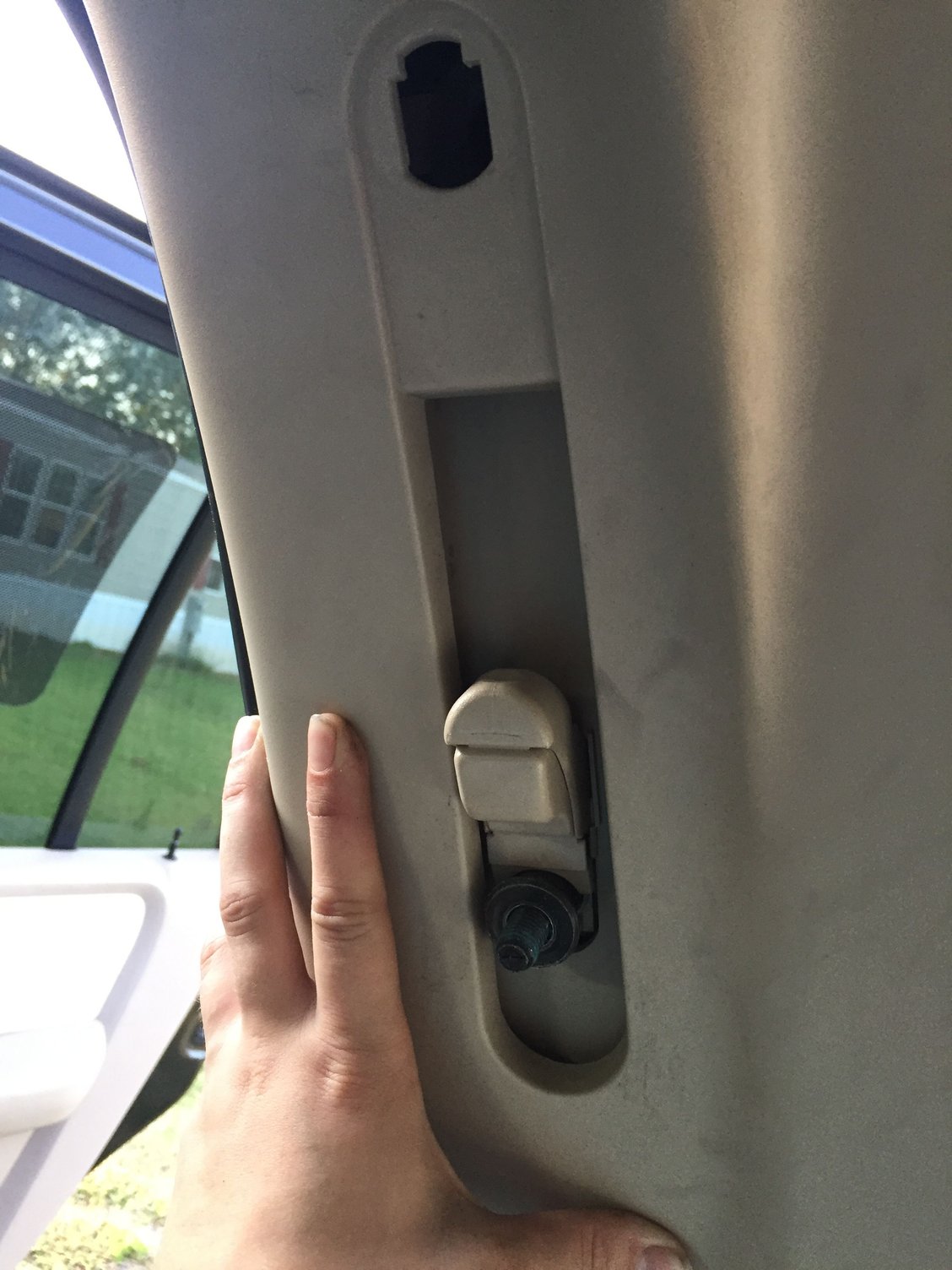 2003 Expy interior right rear quarter panel removal. PICTURE HEAVY