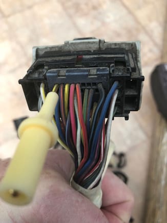 PCM middle plug C1381c - pin #2 (yellow w/ red wire) - pic 2