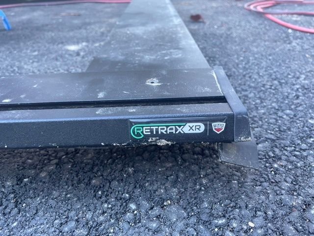 Accessories - Retrax PRO XR nearly brand new - Used - 2017 to 2021 Ford 3/4 Ton Pickup - Burlingame, CA 94010, United States