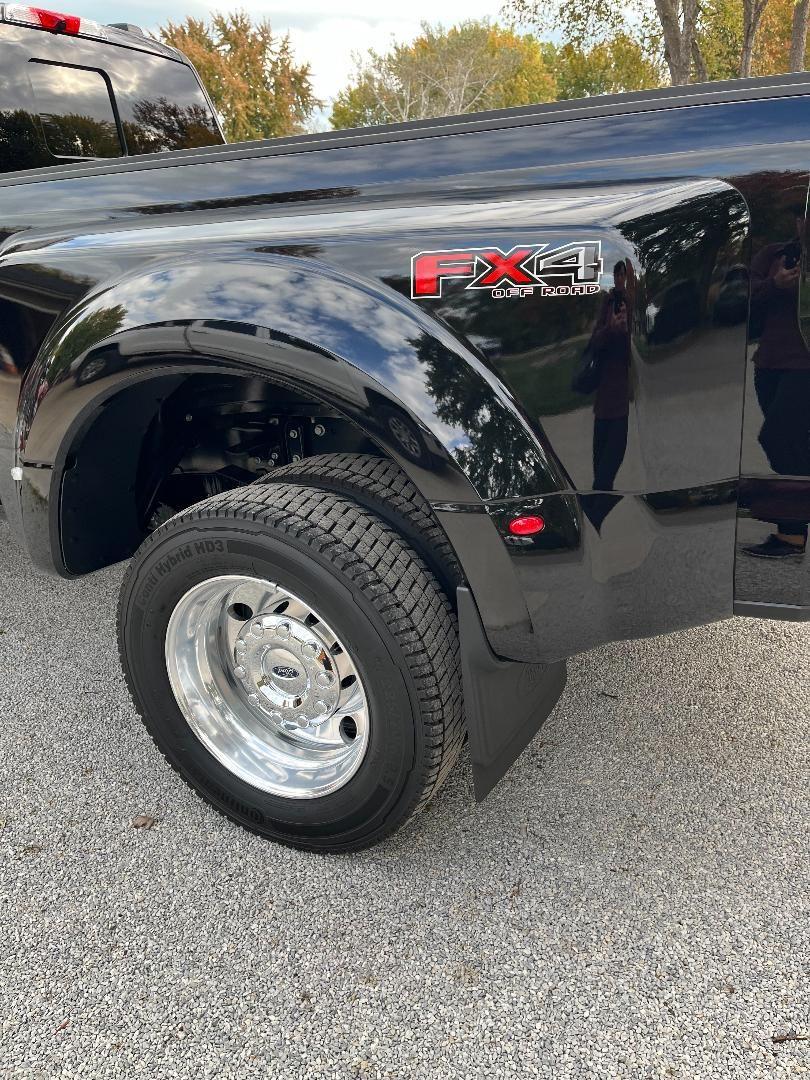 2022 Ford F-450 - 2022 Ford F-450 Platinum - Used - VIN 1FT8W4DT3NED87456 - 9,300 Miles - 8 cyl - 4WD - Automatic - Truck - Black - Harrison Twp, MI 48045, United States